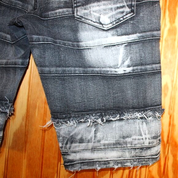 Legendary Status Distressed Black Wash Denim Shorts - Size 32 - Picture 8 of 10